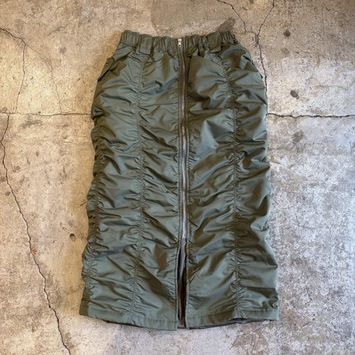 画像1: FRONT ZIP UP GATHER DESIGN NYLON SKIRT / W25~W35 (1)