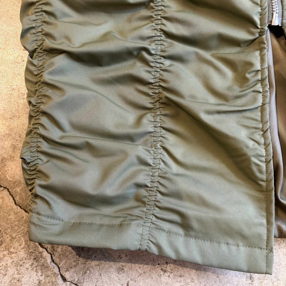 画像9: FRONT ZIP UP GATHER DESIGN NYLON SKIRT / W25~W35 (9)