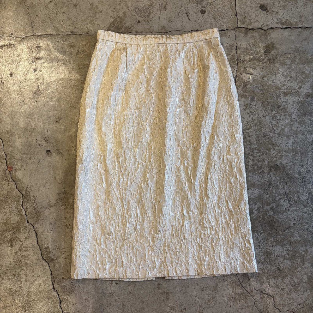 画像1: JACQUARD DESIGN BACK SLIT STRAIGHT SKIRT / W27~W30 (1)