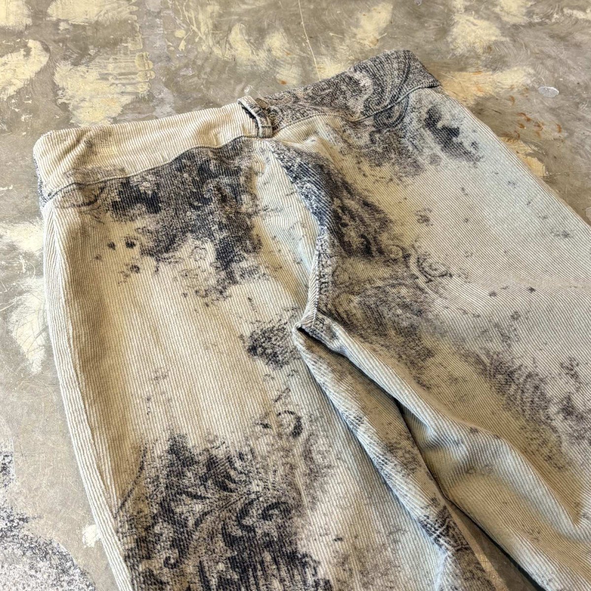 画像9: ART GRAPHIC PATTERN FLARE CORDUROY PANTS / W30 / MADE IN ITALY (9)