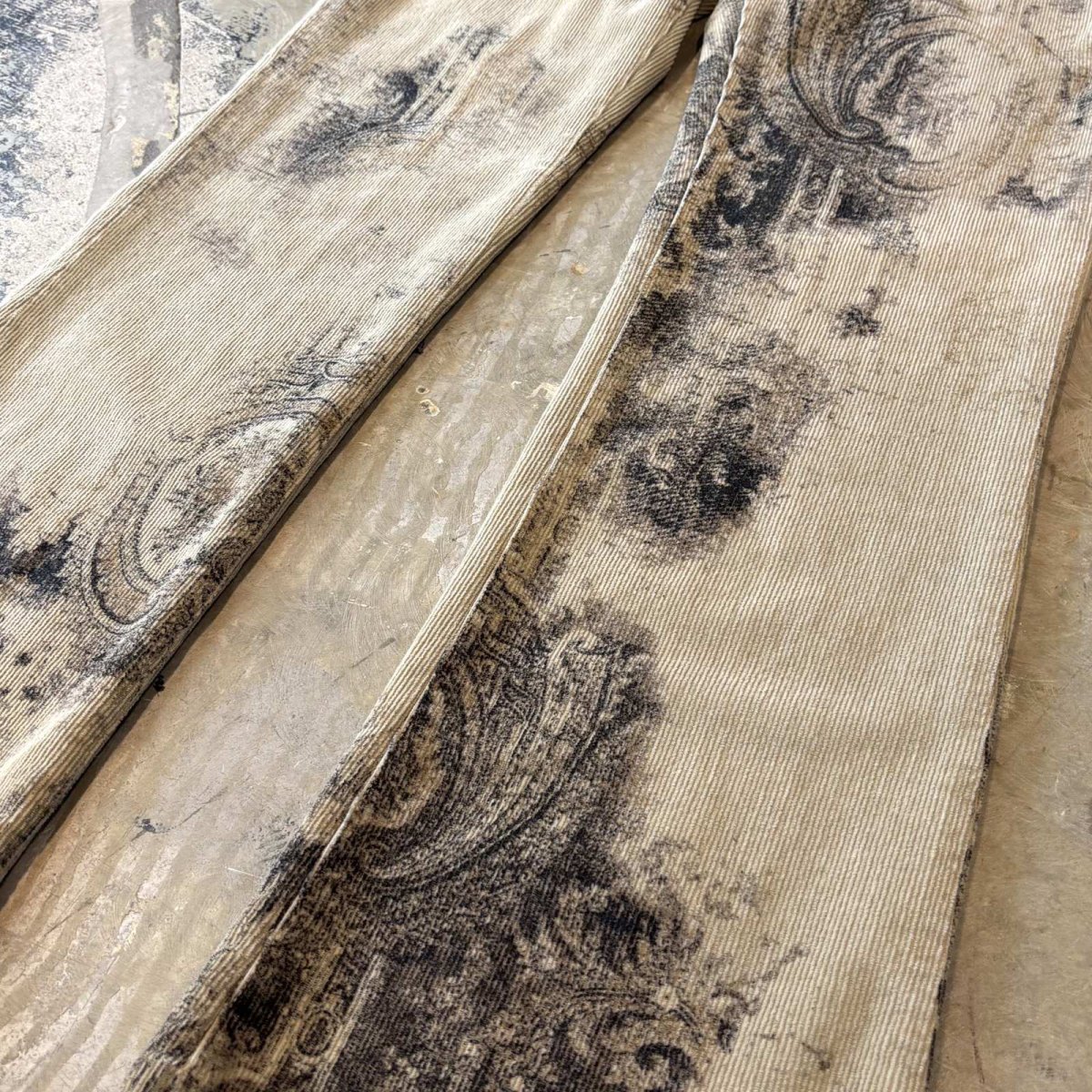 画像6: ART GRAPHIC PATTERN FLARE CORDUROY PANTS / W30 / MADE IN ITALY (6)
