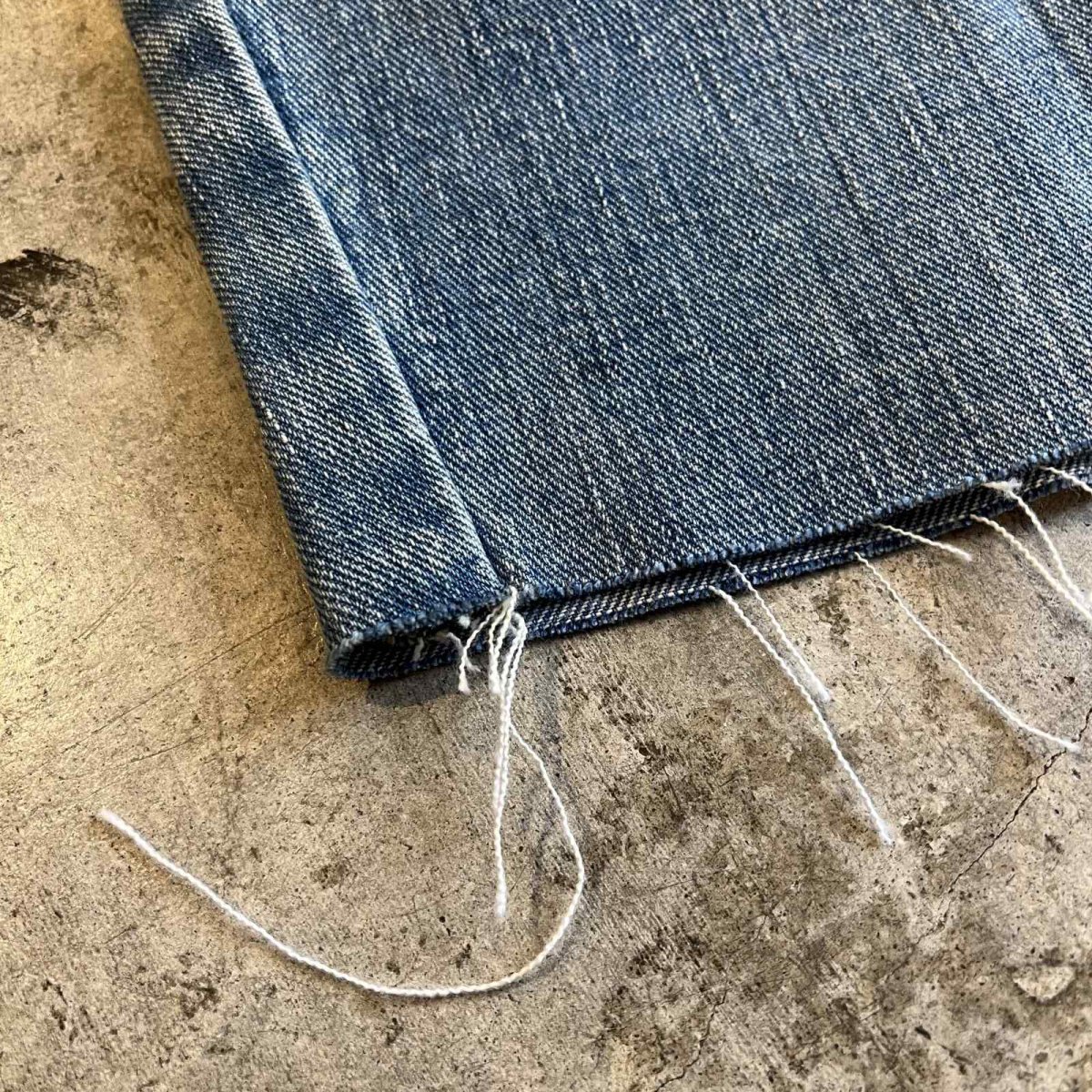 画像3: 60's~70's【Lee】CUT OFF BLUE DENIM SKIRT / W30 (3)