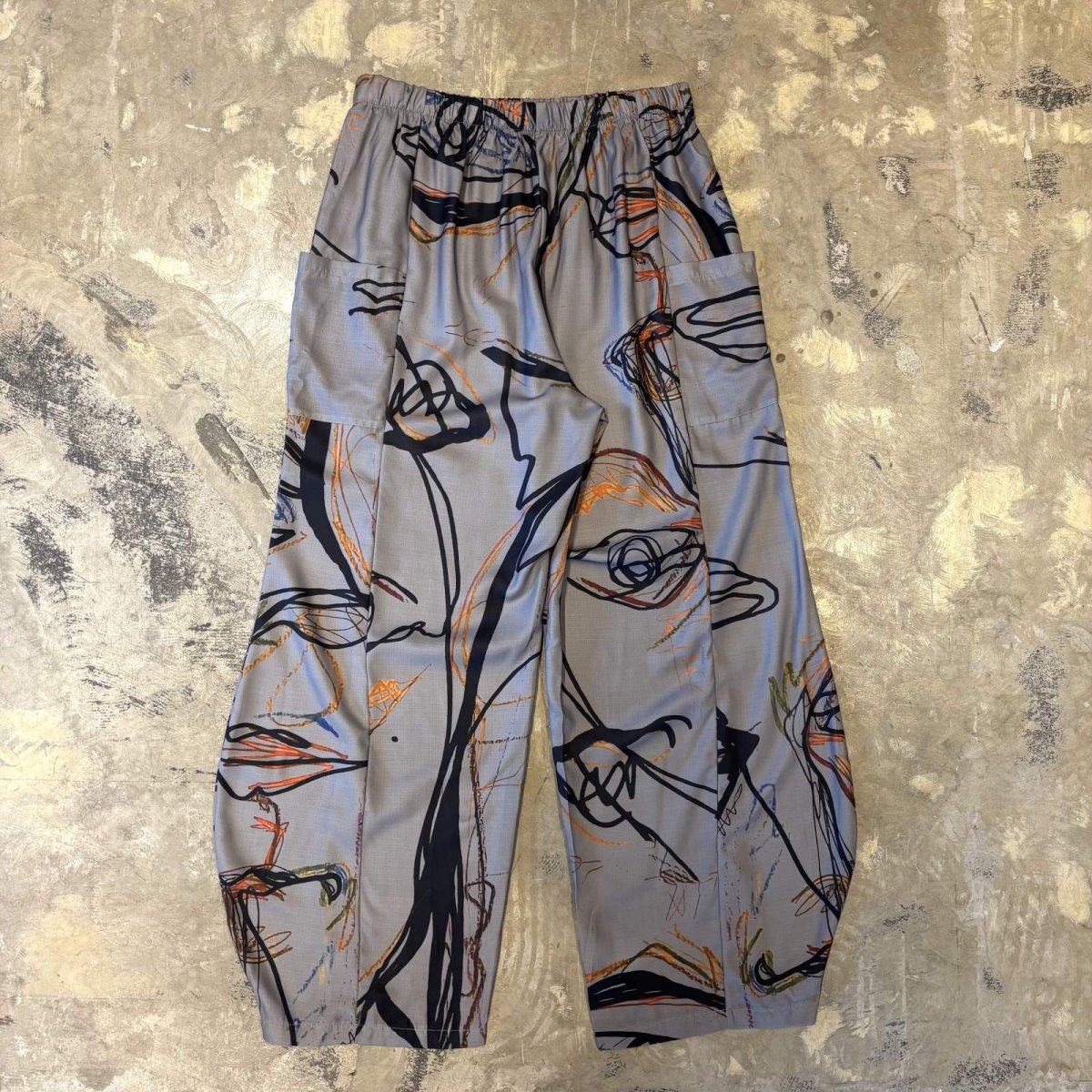 画像2: LINE ART PATTERN BALLOON SILHOUETTE PANTS / W30~ (2)