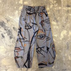 画像2: LINE ART PATTERN BALLOON SILHOUETTE PANTS / W30~ (2)