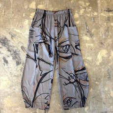 画像1: LINE ART PATTERN BALLOON SILHOUETTE PANTS / W30~ (1)