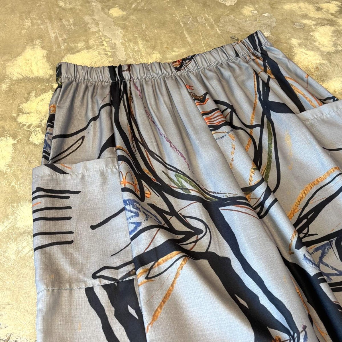 画像3: LINE ART PATTERN BALLOON SILHOUETTE PANTS / W30~ (3)