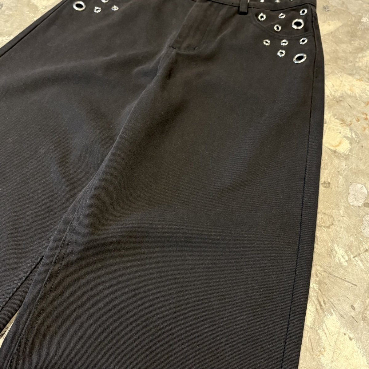 画像4: STUDS&EYELET DECORATIVE WIDE DENIM PANTS / W29 (4)