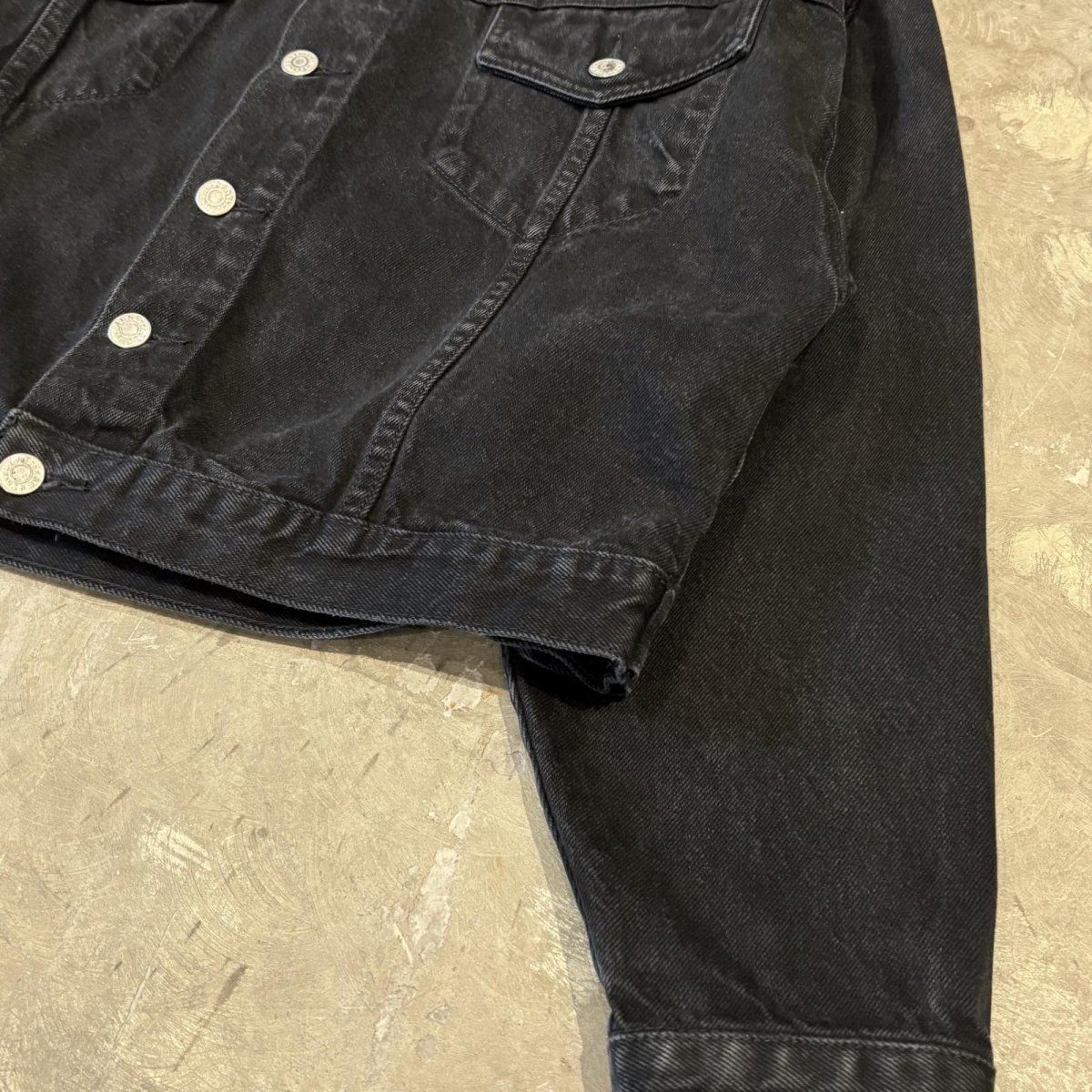 画像6: 80's SHORT LENGTH BLACK DENIM JACKET / Mens L / MADE IN USA (6)