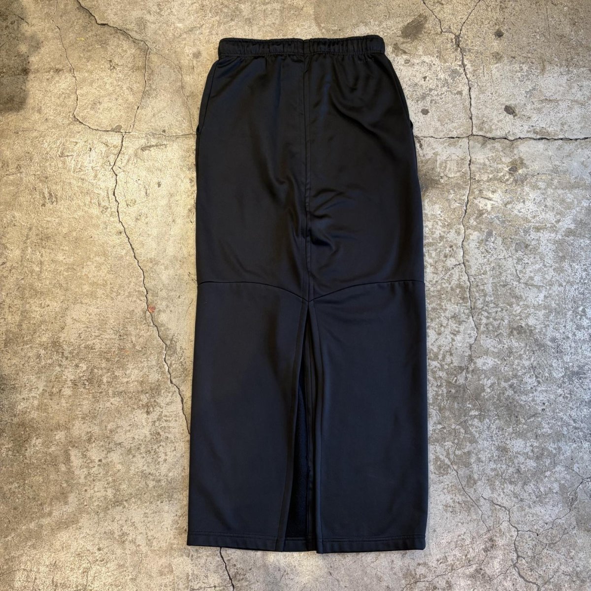 画像2: 【Wiz&Witch】"UNITED" BACK SLIT LONG SPORTY SKIRT / OS (2)