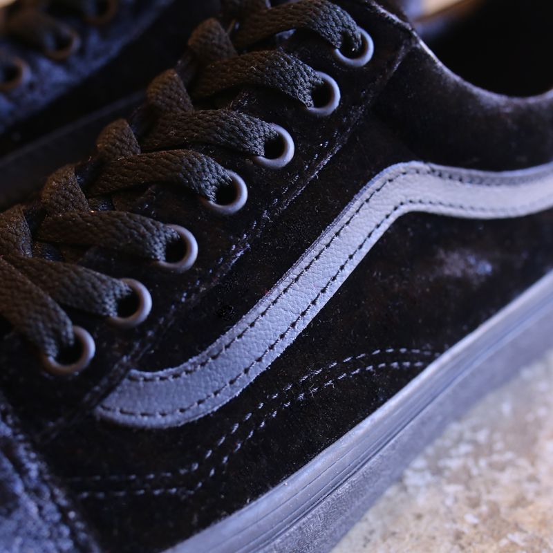 Black velvet old skool vans hotsell